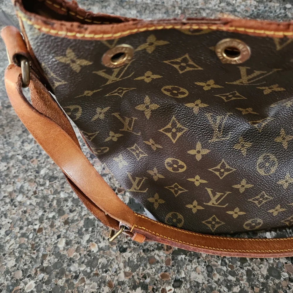LOUIS VUITTON PETIT NO DRAWSTRING SHOULDER BAG MONOGRAM M42226 872FC 54596 - Picture 4 of 8